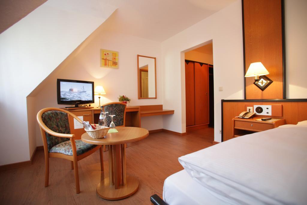Landidyll Hotel Zum Alten Schloss Kirchensittenbach Habitación foto