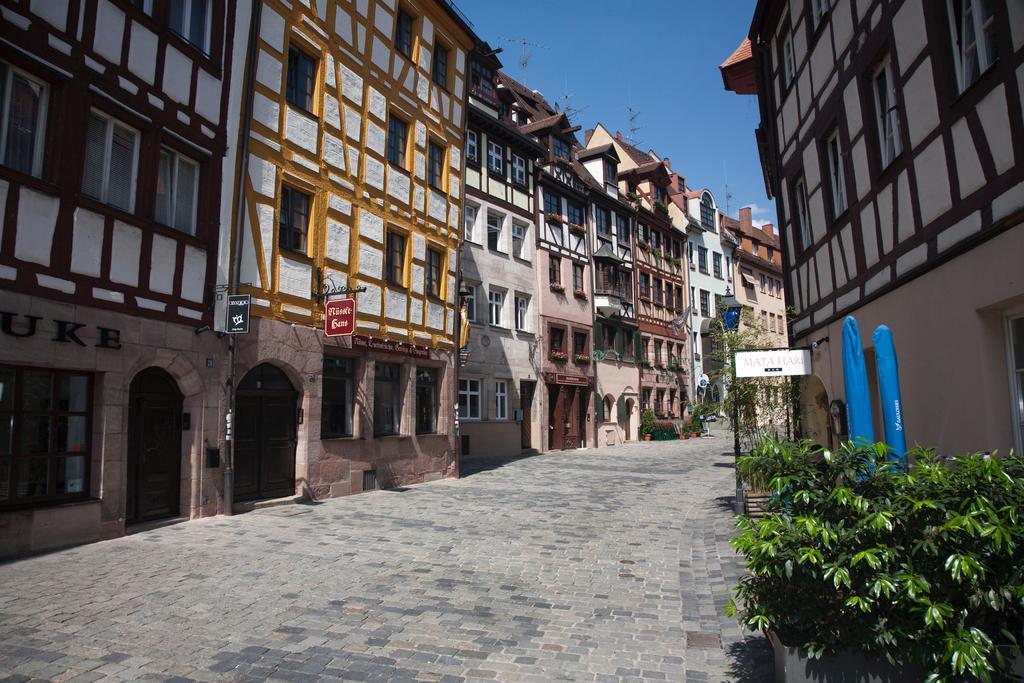 Landidyll Hotel Zum Alten Schloss Kirchensittenbach Exterior foto